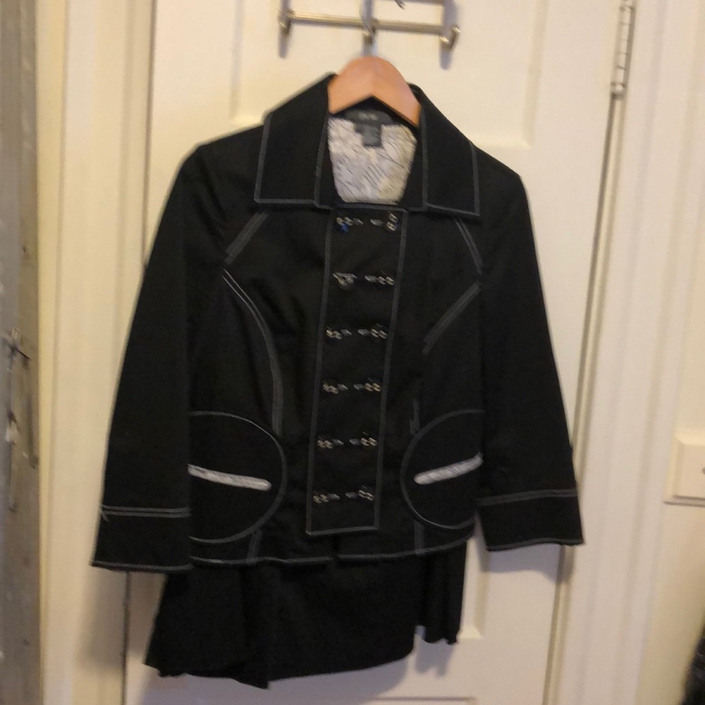 Fabulous per se  Black Suit with awesome details